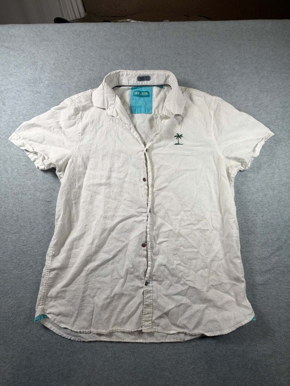 Tenth + Ocean White Linen Blend Short Sleeve Button-Down Palm Tree Embroidery